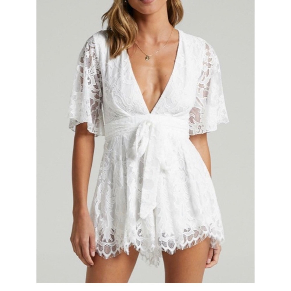 Showpo Lace Playsuit‎ Romper Size 6 White Bridal Grad Formal Bachelorette Party